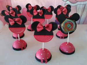 Centro de mesa da Minnie com pirulito