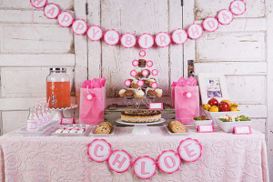 decoração de chá de fraldas de menina