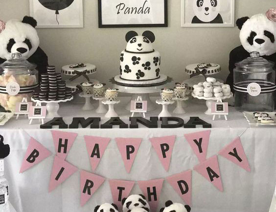 decoração com panda de pelúcia